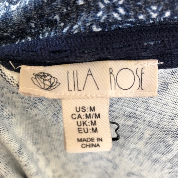 Lila Rose women’s sweater medium - Picture 3 of 3